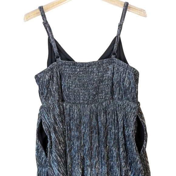 Torrid Dress Women's 10 Silver Metallic Knit Maxi V-Neck Smocked Festive Disco - Picture 2 of 7